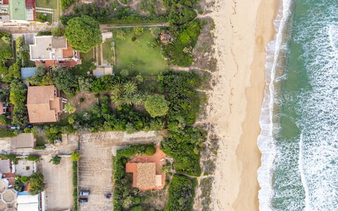 Villa Monte Nai (Rei420): L'Eau, Plante, Bâtiment, Végétation, Maison, Arbre, Lot Terre, Plage, Design Urbain, Biome