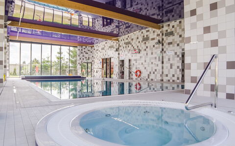 Pięć Mórz: L'Eau, Jour, Propriété, Lumière, Bleu Azur, Bleu, Piscine, Architecture, Bâtiment, Design Intérieur