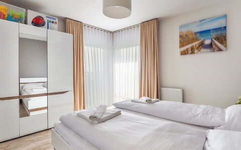 Pięć Mórz: Propriété, Meubles, Bâtiment, Confort, Bleu Azur, Bois, Cadre De Lit, Design Intérieur, Éclairage