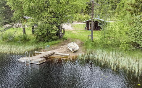 Korvenpää: Bois, Meubles, Sol, Sol, Tache De Bois, Porte, Pièce, Dur, Plafond, Chaise