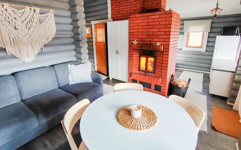 Korvenpää: Bois, Meubles, Sol, Sol, Tache De Bois, Porte, Pièce, Dur, Plafond, Chaise
