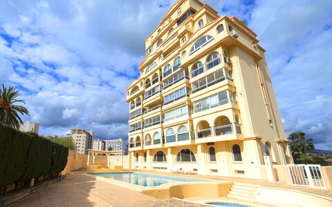 Saladar: Nuage, Ciel, Bâtiment, Plante, Arbre, Condominium, Immobilier, Paysage, Façade, Loisir