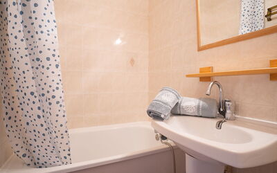Logement:&nbsp;Sarvan 404 300.10