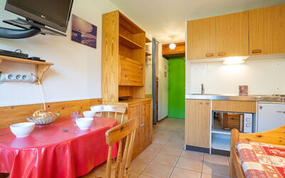 Logement:&nbsp;Sarvan 208 300.1