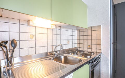 Les Menuires 640: Robinet, Evier, Évier, Luminaire Plomberie, Propriété, Comptoir, Cabinetry, Cuisine, Cuisinière, Appareil De Cuisine