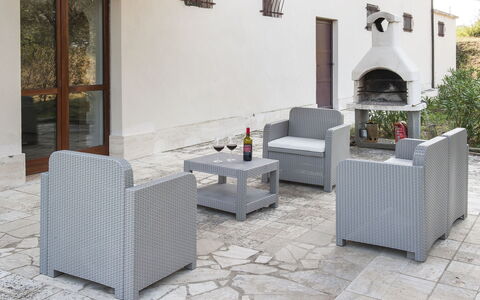 Villa Degli Aranci: Plante, Design Intérieur, Sol, Sol, Mur, Salon, Immobilier, Gaz, Plante D'Appartement, Bâtiment