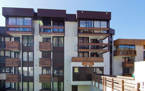 Le Roc de Peclet: Bâtiment, Propriété, Fenêtre, Ciel, Plante, Design Urbain, Bois, Condominium, Zone Résidentielle, Bloc Tour
