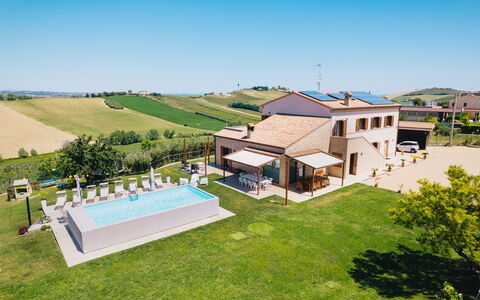Villa Clair: Piscine, Loisir, Recours, Des Loisirs, Biens, Thermes, Vacances, Villa, Eco Hôtel, Mobilier De Jardin
