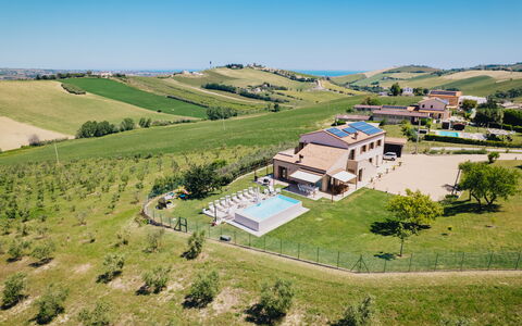 Villa Clair: Piscine, Biens, Loisir, Des Loisirs, Recours, Ferme, Villa, Hacienda, Manoir, Thermes
