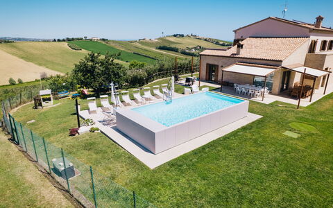 Villa Clair: Piscine, Recours, Composite, Thermes, Loisir, Villa, Centre De Loisirs, Hôtel, Eco Hôtel, Balancelle