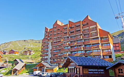 Val Thorens 130: Ciel, Bâtiment, Propriété, Infrastructure, Design Urbain, Architecture, Quartier, Zone Résidentielle, Bois