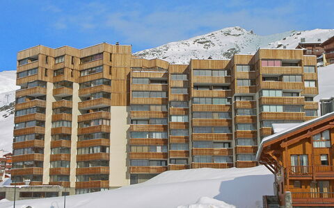 Val Thorens 140: Ciel, Bâtiment, Neige, Fenêtre, Nuage, Design Urbain, Condominium, Bloc Tour, Quartier, Montagne