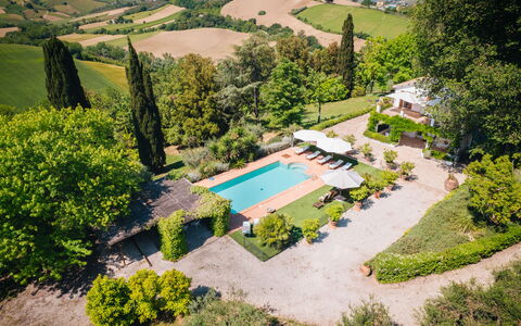 Villa La Picena: Biens, Piscine, Jardin, Hacienda, Villa, Manoir, Recours, Aménagement Paysager, Cour, Ferme