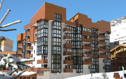 Eskival 106: Ciel, Bâtiment, Plante, Bloc Tour, Design Urbain, Architecture, Neige, Condominium, Biome, Quartier