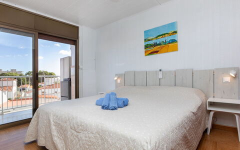 Franco Belga: Meubles, Confort, Bâtiment, Bleu Azur, Textile, Bois, Ombre, Lit, Design Intérieur