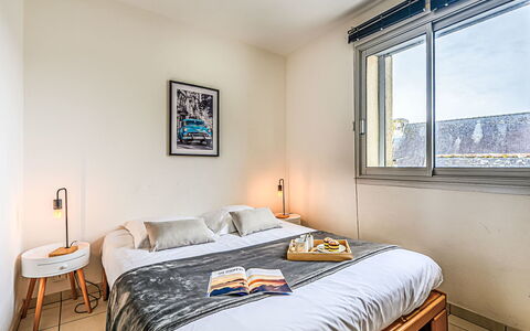 Morgane: Mur, Chambre, Lit, Drap De Lit, Domicile, Literie, Meubles, Pièce, Appartement, Cadre De Lit
