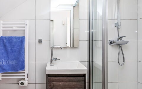 Bon Retorn: Sol, Luminaire Plomberie, Design Intérieur, Sol, Salle De Bains, Évier, Plomberie, Robinet, Pièce, Lavabo