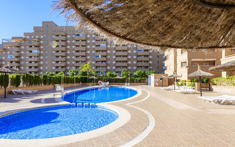 Jardines del Mar Ii - Marina D'Or: L'Eau, Plante, Bâtiment, Propriété, Bleu Azur, Bleu, Ciel, Piscine, Design Urbain, Architecture