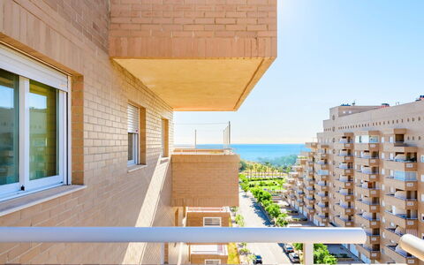 Jardines del Mar Ii - Marina D'Or: Bâtiment, Ciel, Fenêtre, Ombre, Bois, Design Urbain, Condominium, Zone Résidentielle, Façade, Toit