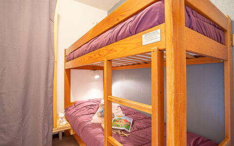 Val Thorens 550: Meubles, Confort, Bois, Lit Superposé, Lit, Cadre De Lit, Dur, Ombre, Sol, Chambre