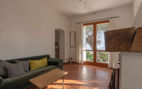 Villa Valentina: Ciel, Nuage, Aliments, Plante, Vaisselle, Table, Fenêtre, Montagne, Fruit, Bois