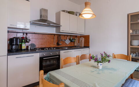 Villa Valentina: Ciel, Nuage, Aliments, Plante, Vaisselle, Table, Fenêtre, Montagne, Fruit, Bois
