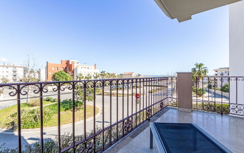 Golden Beach: Appartement, Balcon, Balustrade, Clôture, Villa, Hôtel, Passerelle