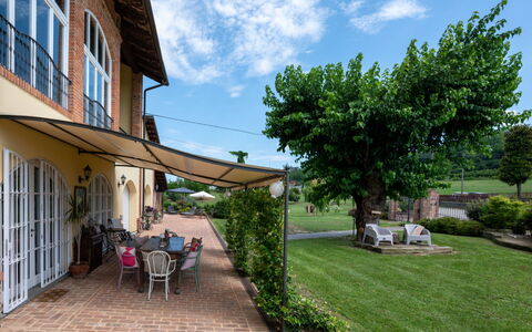 La Bell'Aria: Ciel, Montagne, Jour, Bâtiment, Plante, Paysage Naturel, Maison, Végétation, Montagnes, Arbre