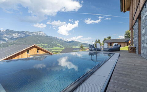 Haus 160: Nuage, Ciel, L'Eau, Bâtiment, Jour, Bleu Azur, Montagne, Piscine, Maison, Loisir