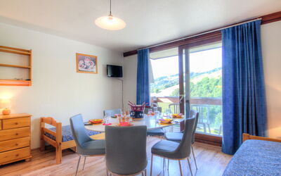 Logement:&nbsp;Vostok Zodiaque 800.55