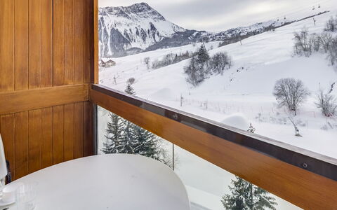 Le Corbier 100: Blanc, Neige, L'Hiver, Montagne, Géologique Phénomène, Pièce, Glacial Relief, Arbre, Table, Architecture