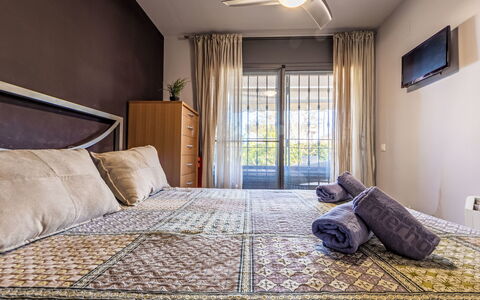 Vila del Far: Meubles, Design Intérieur, Chambre, Lit, Sol, Bois, Sol, Drap De Lit, Literie, Pièce
