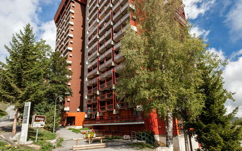 Le Corbier 510: Neige, Ciel, Nuage, Montagne, Bâtiment, Pente, Arbre, Plante, Maison, Paysage Naturel