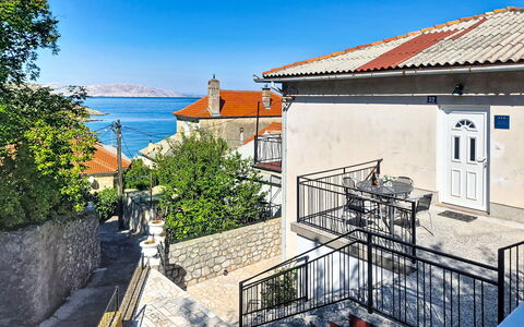 Nena: Bleu, Zone Résidentielle, Maison, Domicile, Toit, Balcon, Escaliers, Chalet, Côte, Balustrade
