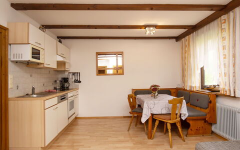 Wagrain 615: Meubles, Cabinetry, Comptoir, Bois, Appareil De Cuisine, Table, Cuisinière, Sol, Cuisine, Sol