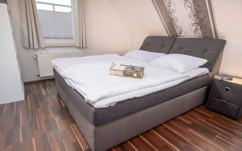 Kiek in: Meubles, Fenêtre, Bâtiment, Confort, Bois, Cadre De Lit, Textile, Lit, Rectangle, Design Intérieur