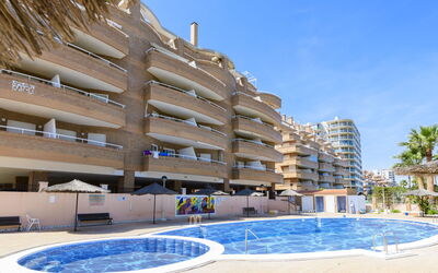 Oropesa del Mar 216: Ciel, Plante, Bâtiment, Jour, Propriété, Fenêtre, Arbre, Architecture, Design Urbain, Loisir
