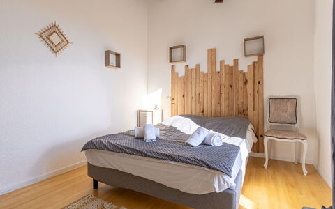 Villa Vaccaja: Meubles, Propriété, Confort, Bois, Bâtiment, Éclairage, Design Intérieur, Sol, Sol