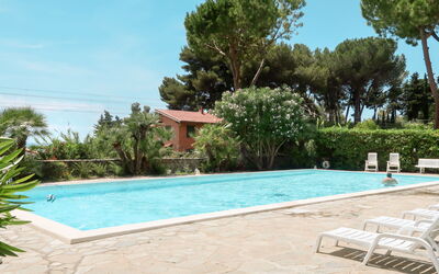 Bella Vista 638.2: L'Eau, Plante, Ciel, Piscine, Arbre, Ombre, Composite, Herbe, Loisir, Paysage