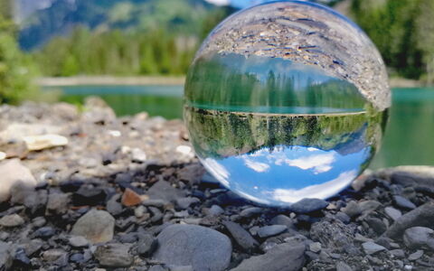 Kötschach-Mauthen 100: L'Eau, Ressources En Eau, Ciel, Environnement Naturel, Paysage Naturel, Bois, Cours D'Eau, Sculpture, Biome, Herbe