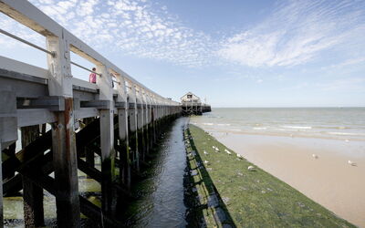 Railway to the Beach with Balcony