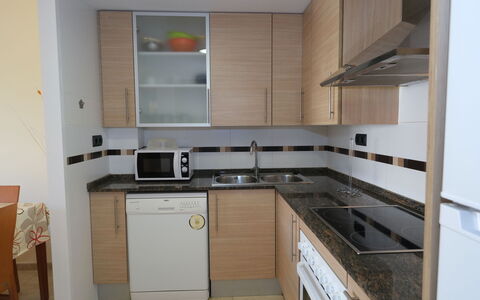 Golden Beach: Cabinetry, Evier, Comptoir, Propriété, Évier, Robinet, Bâtiment, Cuisinière, Cuisine, Design Intérieur