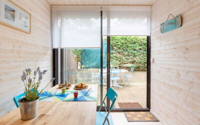Lacanau 700: Plante, L'Eau, Propriété, Meubles, Bâtiment, Table, Fenêtre, Bleu Azur, Chaise, Design Intérieur