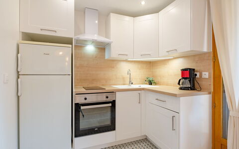Marysol: Cabinetry, Comptoir, Propriété, Bâtiment, Meubles, Appareil De Cuisine, Évier, Cuisinière, Cuisine, Électroménager