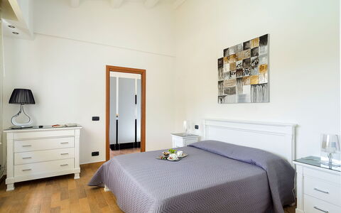 Villa Girgenti: Cabinetry, Meubles, Propriété, Bâtiment, Confort, Tiroir, Cadre, Commode, Bois, Design Intérieur