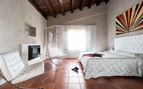 Villa Girgenti: Bâtiment, Meubles, Propriété, Fenêtre, Cadre, Confort, Bois, Cadre De Lit, Textile, Design Intérieur