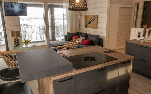 Haltinmalla: Meubles, Comptoir, Sol, Bois, Cuisine, Cabinetry, Design Intérieur, Sol, Appareil De Cuisine, Électroménager