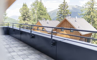Turracher Höhe 150: Ciel, Jour, Propriété, Nuage, Bois, Bâtiment, Arbre, Surface De La Route, Maison, Asphalte
