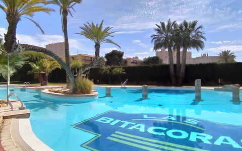 Bitacoras: Nuage, Ciel, L'Eau, Propriété, Piscine, Lumière, Bleu Azur, La Nature, Arbre, Plante
