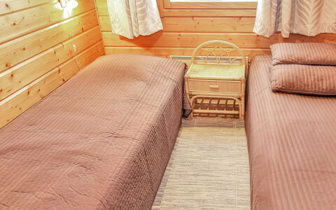 Tahkolahti: Lit, Meubles, Chambre, Design Intérieur, Literie, Drap De Lit, Sol, Bois, Sol, Pièce